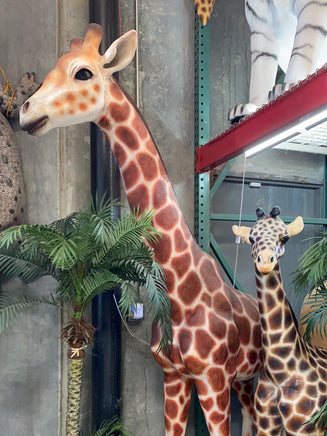 Giraffe Life Size Statue - LM Treasures 