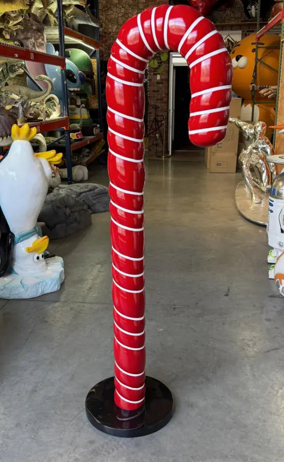 Large-Candy-Cane-Statue-Decoration-Ideas-7-Festive-Holiday-Tips LM Treasures