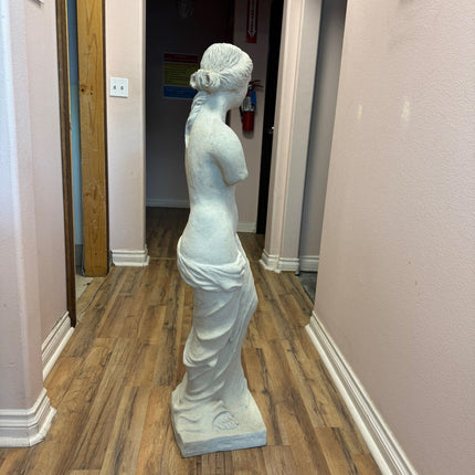 Venus De Milo Statue