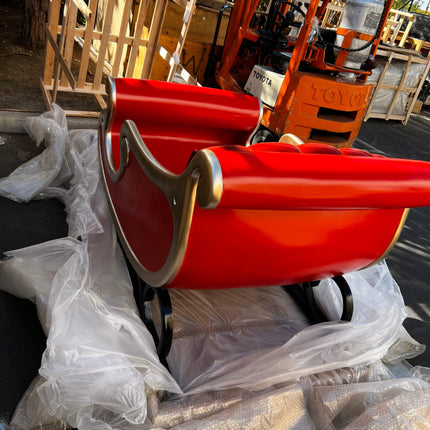 Santa's Sleigh Photo Op Over Sized Statue - LM Treasures 