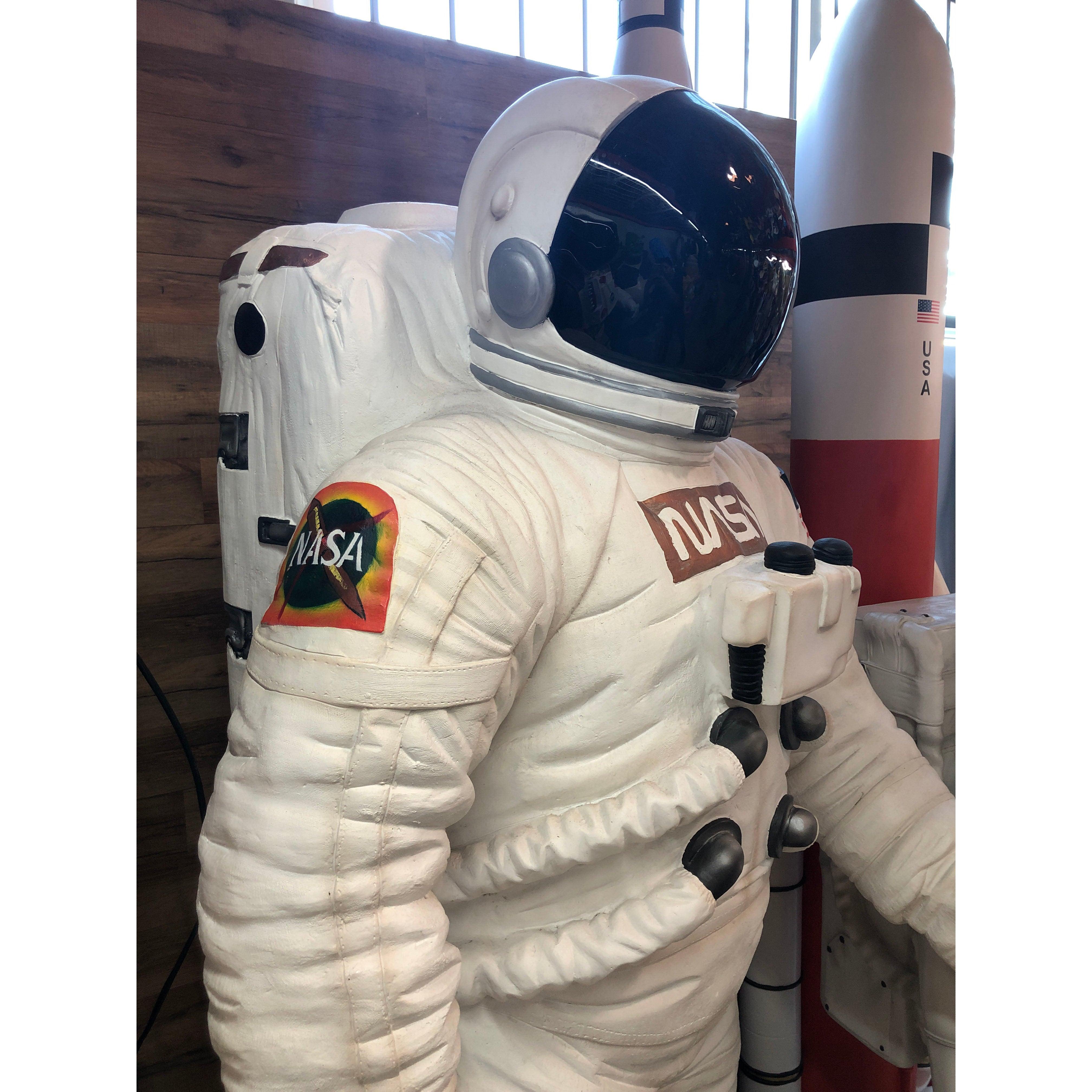 The Astronaut 　フーディ　Lサイズ Amazon.com: NIHONCOS Silver Astronaut Costume Spacesuit