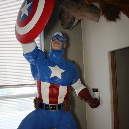 Marvel Comics Captain America Life Size Statue Disney 1:1