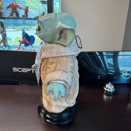 Star Wars: The Mandalorian Grogu Baby Yoda Life Size Statue Denuo Novo