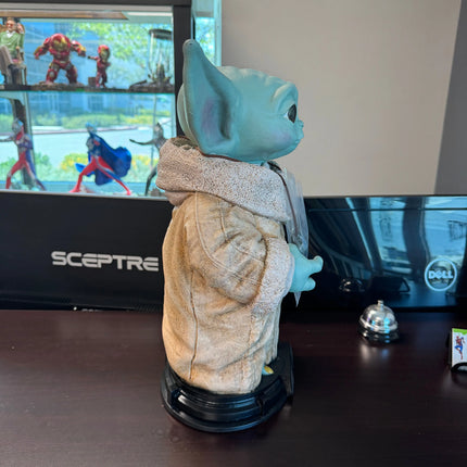 Star Wars: The Mandalorian Grogu Baby Yoda Life Size Statue Denuo Novo