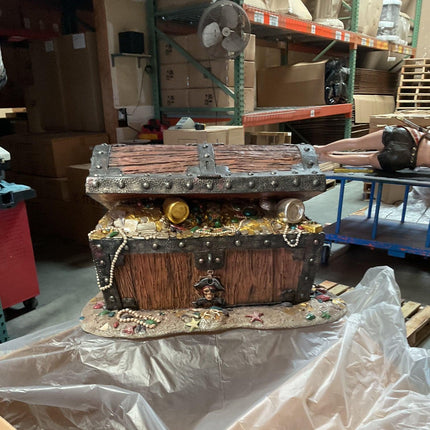Treasure Chest Pirate's Coffer Statue - LM Treasures 