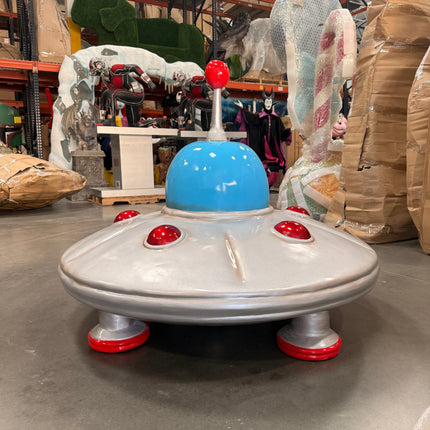 Comic UFO Alien Spaceship Statue LM Treasures - T