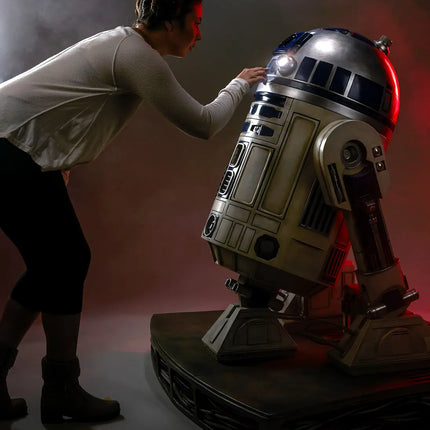 Star Wars R2-D2 Life Size Replica Statue Sideshow