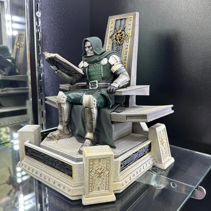 Doctor Doom on Throne 1:10 Scale Statue Iron Studios LM Treasures - IR