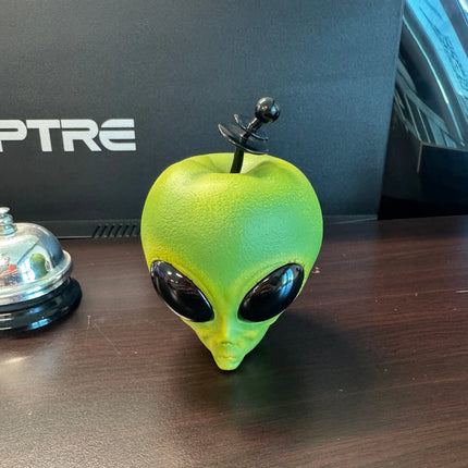 Small Green Alien Apple Table Top Statue Sideshow Retail Exclusive LM Treasures - SS