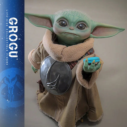 Star Wars Grogu with Accessories Life Size 1:1 Statue Hot Toys