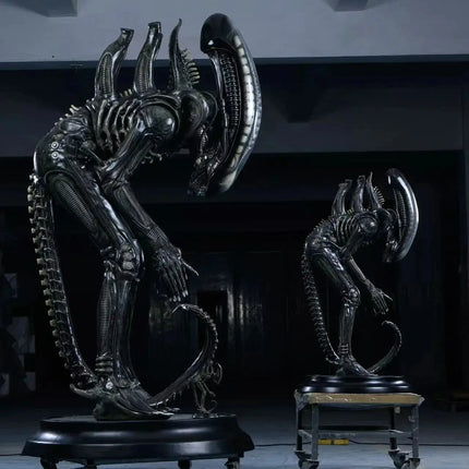 Bowing Alien Big Chap Xenomorph Life Size Statue LM Treasures - RS