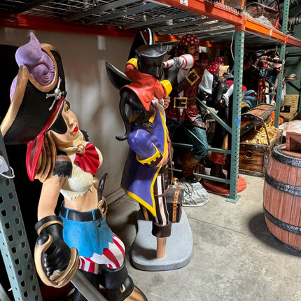Pirate Captain Anton Life Size Statue - LM Treasures 
