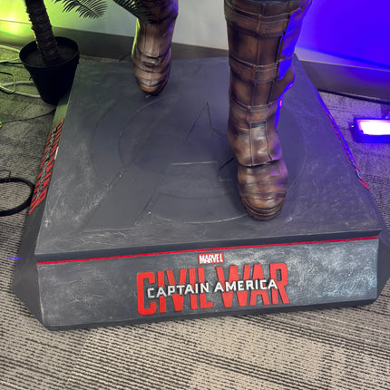 Captain America Life Size Statue From Civil War LM Treasures - MM