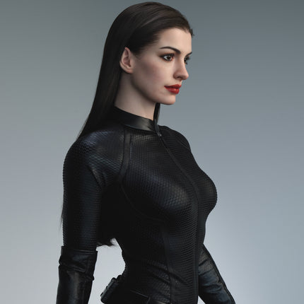 The Dark Knight Catwoman Life Size Statue (Anne Hathaway) Queen Studios