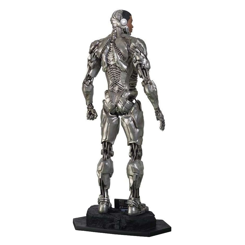 Figurine Cyborg;