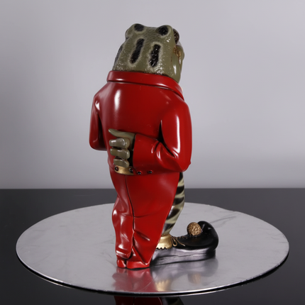 Small Frog Butler Statue