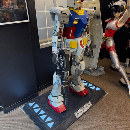 Gundam RX-78-2 Life Size Statue