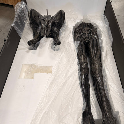 Alien Big Chap Xenomorph Life Size Statue LM Treasures - RS