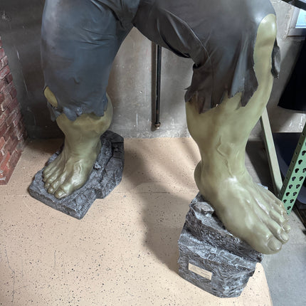 Hulk Life Size Statue From The Avengers 1:1 Pre-Owned