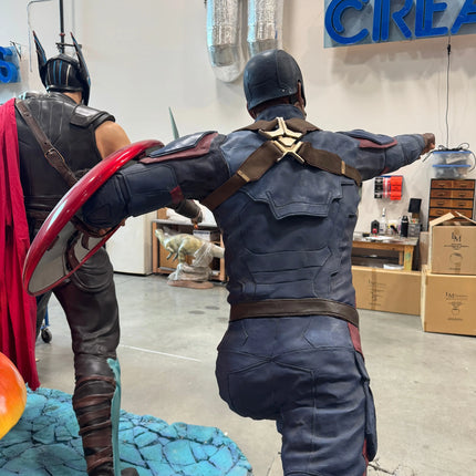 Pre-Owned Display Captain America: Civil War Life Size Statue LM Treasures - BK