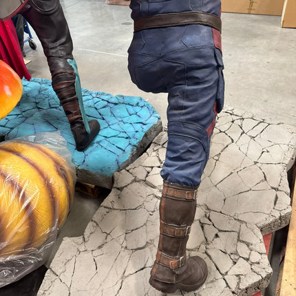 Pre-Owned Display Captain America: Civil War Life Size Statue LM Treasures - BK