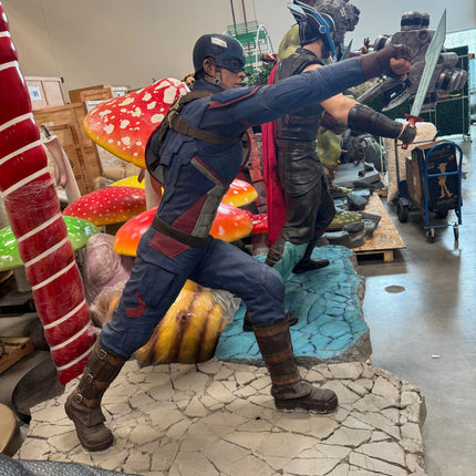 Pre-Owned Display Captain America: Civil War Life Size Statue LM Treasures - BK