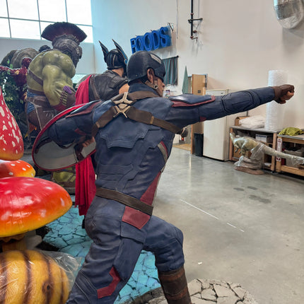 Pre-Owned Display Captain America: Civil War Life Size Statue LM Treasures - BK