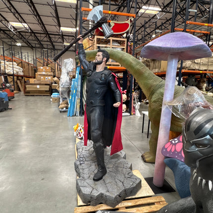 Pre-Owned Display Thor with Stormbreaker Life Size Statue LM Treasures - BK