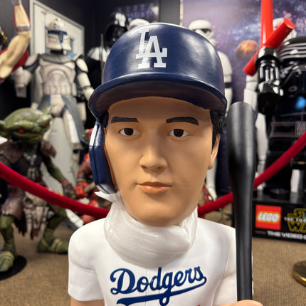 LA Dodgers Shohei Ohtani in White Bobblehead Statue