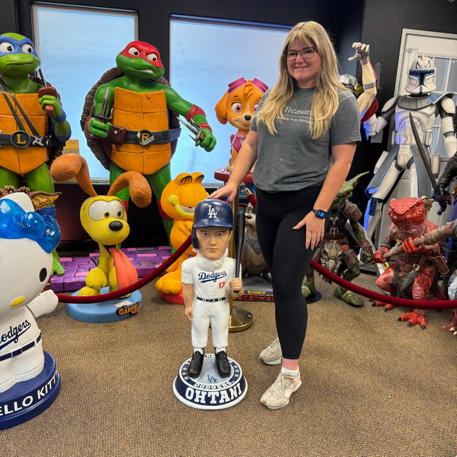 LA Dodgers Shohei Ohtani in White Bobblehead Statue LM Treasures - P