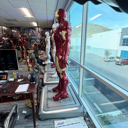 Iron Man 3 Mark III on DX Base Life Size Pre-Owned Statue LM Treasures - BK