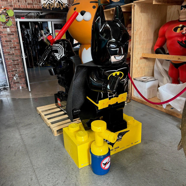 Pre-Owned Lego Batman Movie Display Life Size Statue LM Treasures - P