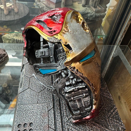 Avengers: Endgame Iron Man Mark 50 Helmet Battle Table Top Statue