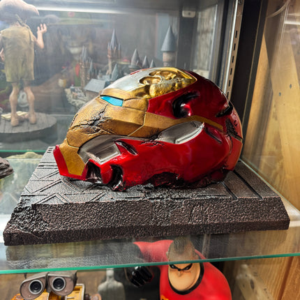 Avengers: Endgame Iron Man Mark 50 Helmet Battle Table Top Statue