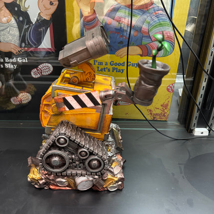 WALL-E Master Craft Table Top Statue