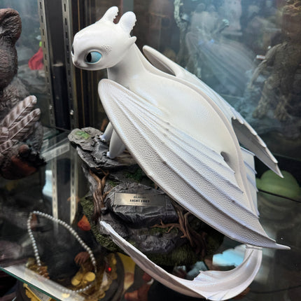 How to Train Your Dragon 3 Master Craft Light Fury Table Top Statue