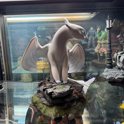 How to Train Your Dragon 3 Master Craft Light Fury Table Top Statue