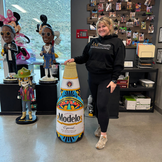 Pre-Owned Vibrant Modelo Beer Bottle Statue - LM Treasures
