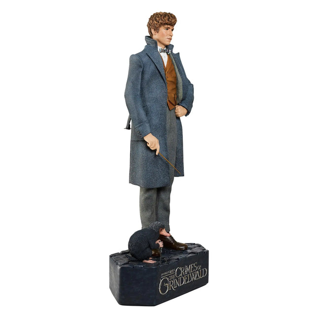 Fantastic Beasts 2 Newt and Niffler 1:1  Life Size Statues LM Treasures - MM