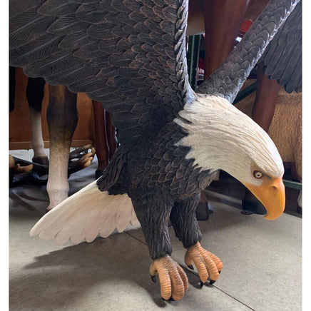 Flying Bald Eagle Statue - LM Treasures 