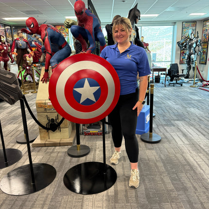 Pre-Owned Display Captain America Red Shield Photo Op Statue LM Treasures - BK