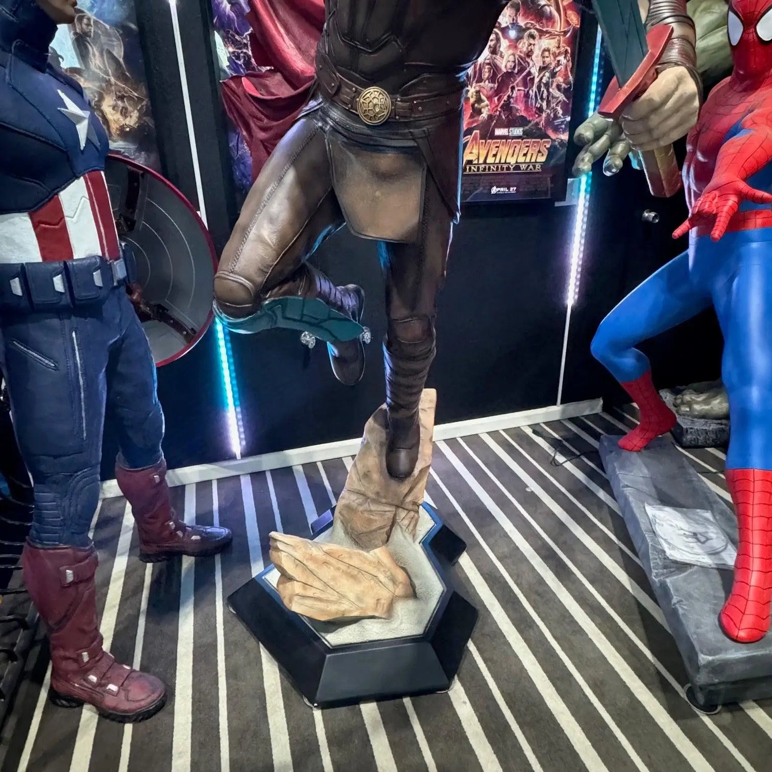 Thor Ragnarock Statue Marvel MCU Avengers Thor: Ragnarok Life Size Thor Statue – LM Treasures