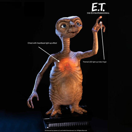 E.T. Life Size Light Up Statue 1:1