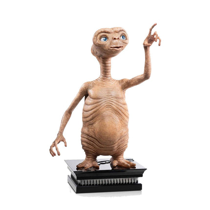 E.T. Life Size Light Up Statue 1:1