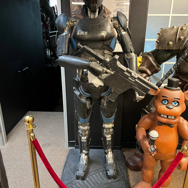 Total Recall (Black) Synth Life Size Pre-Owned Statue LM Treasures - HC