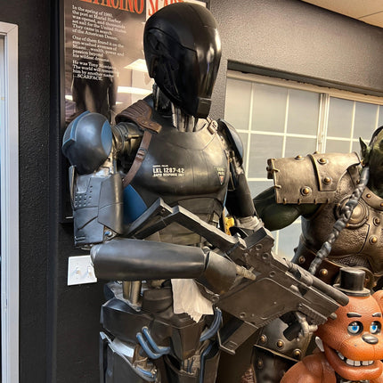 Total Recall Synth Life Size Statue (Black) Pre-Owned - LM Treasures 