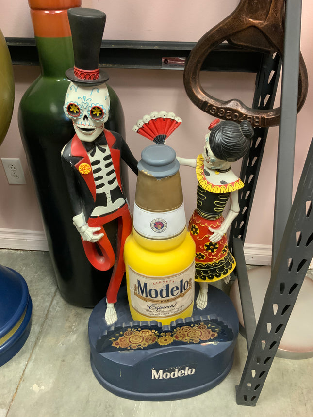 Pre-Owned Modelo Bobble Head Over Sized Statue - LM Treasures 