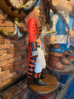 Lady Pirate Butler Small Statue - LM Treasures 