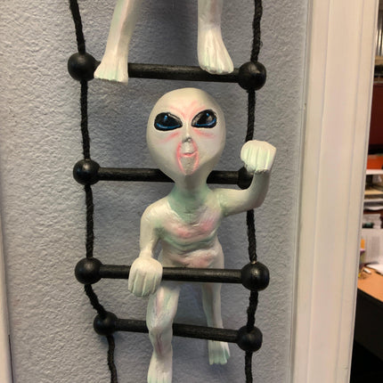 Aliens on Rope Ladder Statue - LM Treasures 