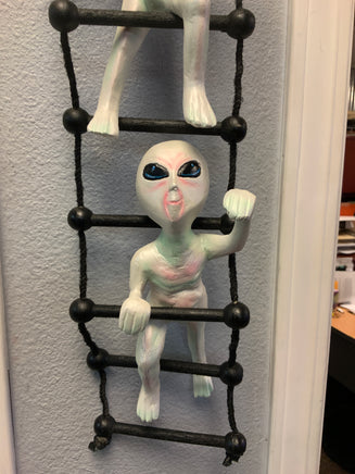 Aliens on Rope Ladder Statue - LM Treasures 